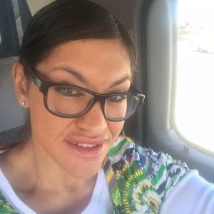 Meet your Posher, Esther